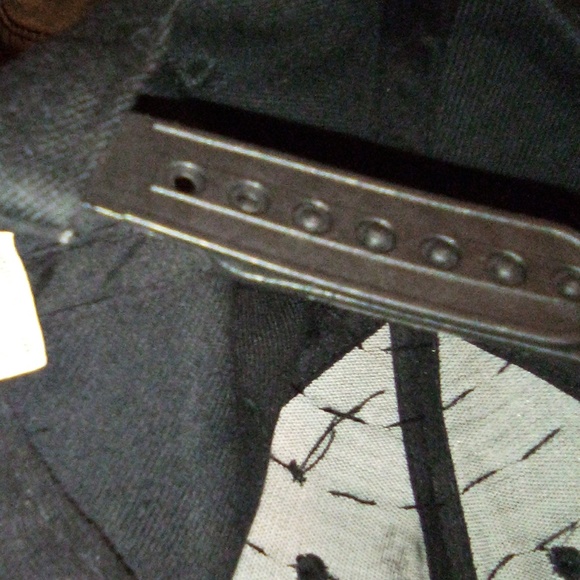 Men's Cap - Picture 4 of 5